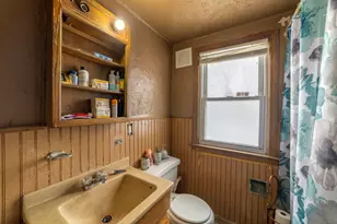 132 Hendricks St, Michigan City, IN 46360 - Photo 8