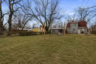 132 Hendricks St, Michigan City, IN 46360 - Photo 2