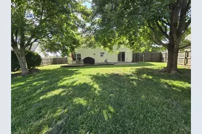 2943 Prairie Stream Way, Columbus, IN 47203 - Photo 2