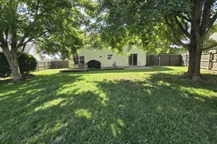2943 Prairie Stream Way, Columbus, IN 47203 - Photo 2