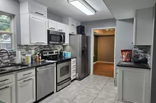 2943 Prairie Stream Way, Columbus, IN 47203 - Photo 8