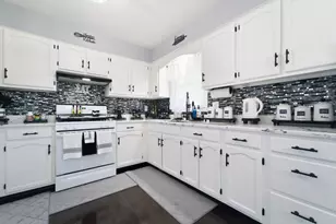 1552 W 99th Ave, Crown Point, IN 46307 - Photo 6