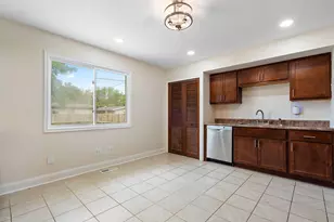385 Riviera Ct, Valparaiso, IN 46385 - Photo 12