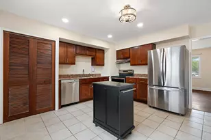 385 Riviera Ct, Valparaiso, IN 46385 - Photo 10
