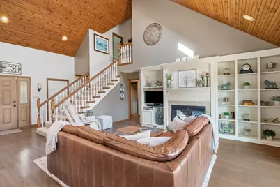 9201 Schillton Drive, Saint John, IN 46373 - Photo 6