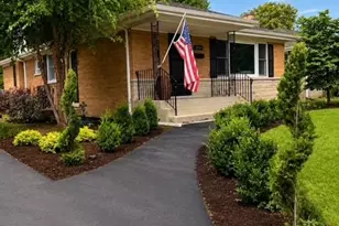 8124 Monroe Ave, Munster, IN 46321 - Photo 1