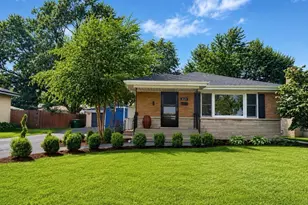 8124 Monroe Ave, Munster, IN 46321 - Photo 1