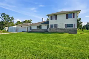 2101 Coolwood Dr, Valparaiso, IN 46385 - Photo 2