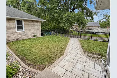 8501 Oak Avenue, Gary, IN 46403 - Photo 18