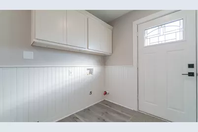 205 E Grove Street, Wheatfield, IN 46392 - Photo 32