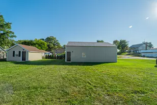 205 E Grove St, Wheatfield, IN 46392 - Photo 42