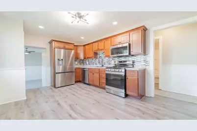 205 E Grove Street, Wheatfield, IN 46392 - Photo 10