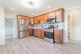 205 E Grove St, Wheatfield, IN 46392 - Photo 10