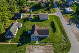 205 E Grove St, Wheatfield, IN 46392 - Photo 2