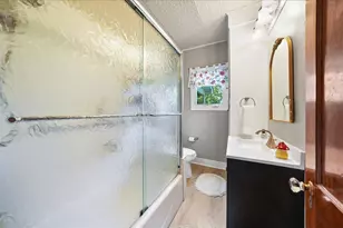 105 N Greenwich St, Valparaiso, IN 46383 - Photo 14