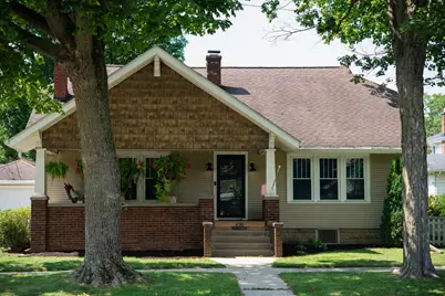 105 N Greenwich Street, Valparaiso, IN 46383 - Photo 2