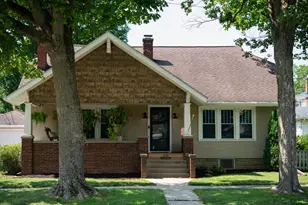 105 N Greenwich St, Valparaiso, IN 46383 - Photo 2