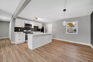 7412 Montana Ave, Hammond, IN 46323 - Photo 4