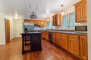 2075 Hidden Valley Dr, Crown Point, IN 46307 - Photo 12