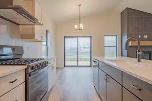 3101 Forestside Ln, Valparaiso, IN 46385 - Photo 6