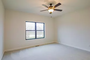 3101 Forestside Ln, Valparaiso, IN 46385 - Photo 8