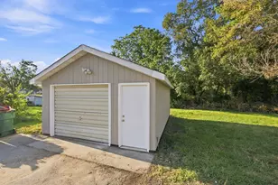 321 W 57th Ave, Merrillville, IN 46410 - Photo 18