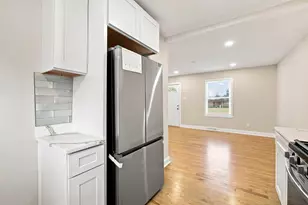 321 W 57th Ave, Merrillville, IN 46410 - Photo 8