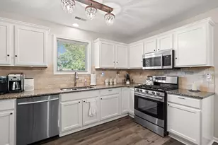 3910 Bayberry Ln, Highland, IN 46322 - Photo 8