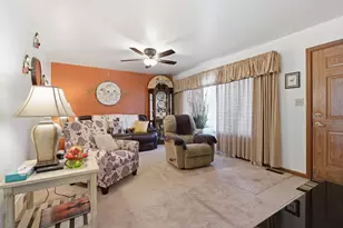446 N Glenwood Dr, Griffith, IN 46319 - Photo 2