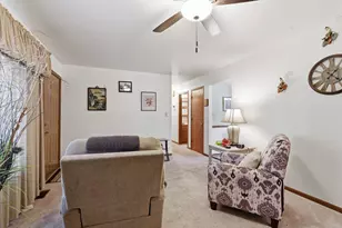 446 N Glenwood Dr, Griffith, IN 46319 - Photo 4