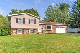 502 Silhavy Rd, Valparaiso, IN 46383 - Photo 2