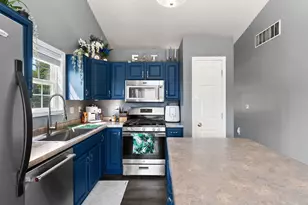 567 Chicory Ln, Valparaiso, IN 46385 - Photo 8