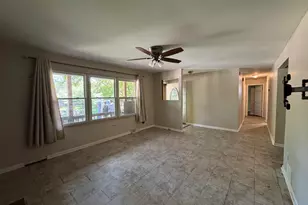 236 S 150 E, Valparaiso, IN 46383 - Photo 4