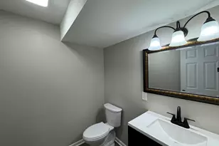 1049 Heather Ln, Munster, IN 46321 - Photo 24