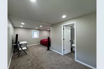 1049 Heather Lane, Munster, IN 46321 - Photo 22