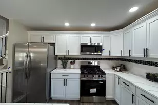 1049 Heather Ln, Munster, IN 46321 - Photo 10