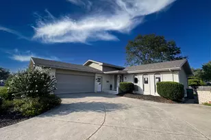 1049 Heather Ln, Munster, IN 46321 - Photo 2