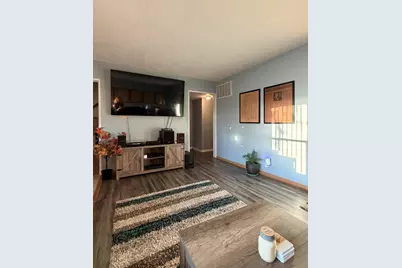 3609 Saint Joseph Place, Hobart, IN 46342 - Photo 4