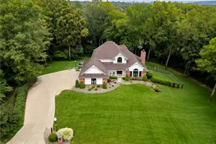 217 Greenfield Dr, Middlebury, IN 46540 - Photo 2