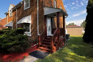 223 Adelaide Pl, Munster, IN 46321 - Photo 2