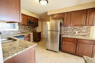 7815 Carolina Pl, Merrillville, IN 46410 - Photo 8