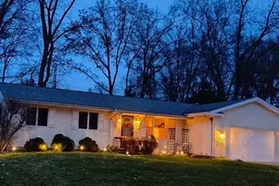 207 Highland Dr, Valparaiso, IN 46383 - Photo 2