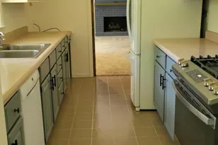 207 Highland Dr, Valparaiso, IN 46383 - Photo 8
