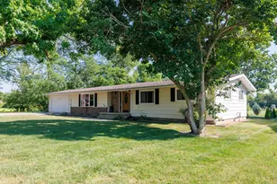 209 E Broadway St, Brook, IN 47922 - Photo 4