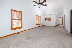 436 S Kittery Dr, Rensselaer, IN 47978 - Photo 14