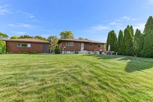 9500 Lilac Ln, Munster, IN 46321 - Photo 4