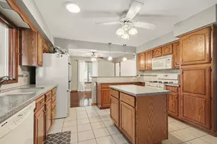125 Mulberry Ln, Schererville, IN 46375 - Photo 8