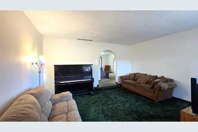 6190 Oglethorpe Avenue, Portage, IN 46368 - Photo 4