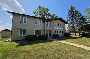 1500 Camellia Dr, Munster, IN 46321 - Photo 2