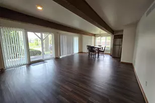 1500 Camellia Dr, Munster, IN 46321 - Photo 4
